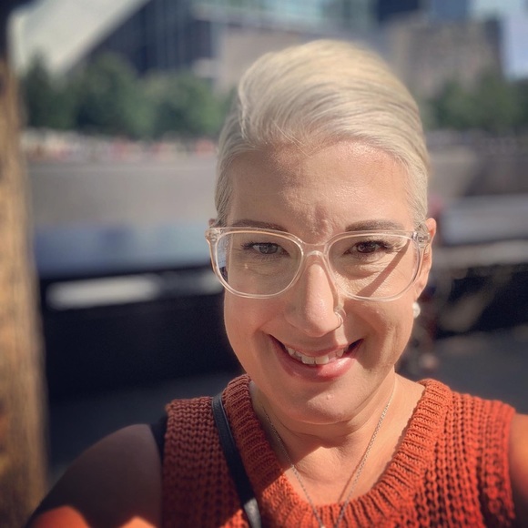 Meet your Posher, Jessica - Picture 1 of 1